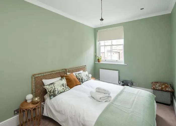Westbourne Gardens Rentals